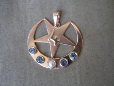 9ct Moon Pendant